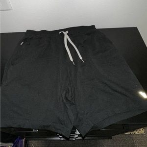 VUORI Ponto DreamKnit Shorts Men's Size Small Heather Black - Like brand new